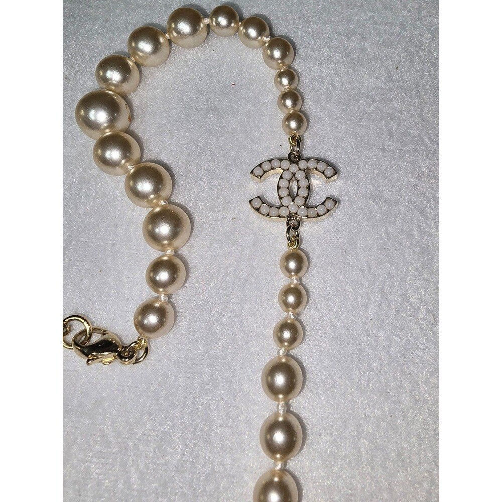 Chanel off White Pearl Necklace Gold Hardware